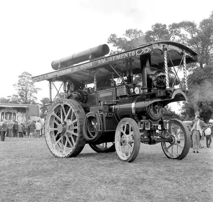 Framed Print : Burrell Showman's Road Locomotive number: 3555, The Busy Bee Framed Print : Burrell Showman's Road Locomotive number: 3555, The Busy Bee