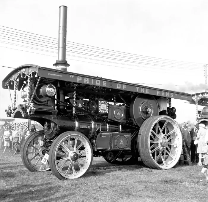 Framed Print : Burrell Showman's Road Locomotive number: 3912, Dragon Framed Print : Burrell Showman's Road Locomotive number: 3912, Dragon