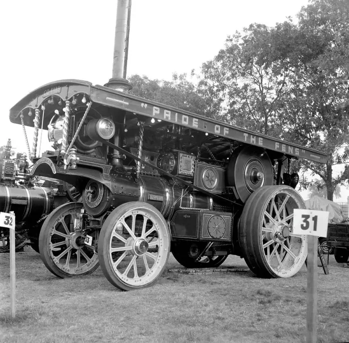 Framed Print : Burrell Showman's Road Locomotive number: 3912, Dragon Framed Print : Burrell Showman's Road Locomotive number: 3912, Dragon