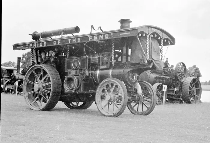 Framed Print : Burrell Showman's Road Locomotive number: 3912, Dragon Framed Print : Burrell Showman's Road Locomotive number: 3912, Dragon