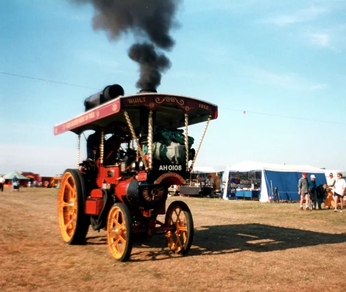 Framed Print : Burrell Showman's Tractor number: 3433, Peter Pan Framed Print : Burrell Showman's Tractor number: 3433, Peter Pan