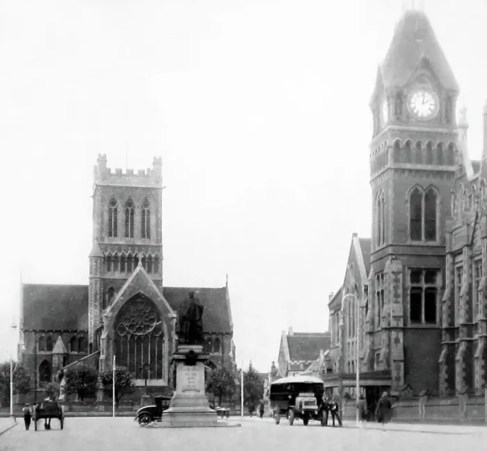 Framed Print : Burton on Trent Town Hall and St. Paul's Church