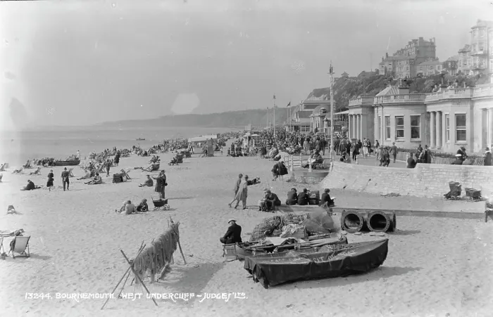 Framed Print : Busy Day at Bournemouth Beach Framed Print : Busy Day at Bournemouth Beach