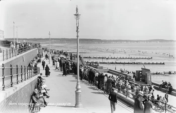 Framed Print : Busy Day at Bridlington Beach Framed Print : Busy Day at Bridlington Beach