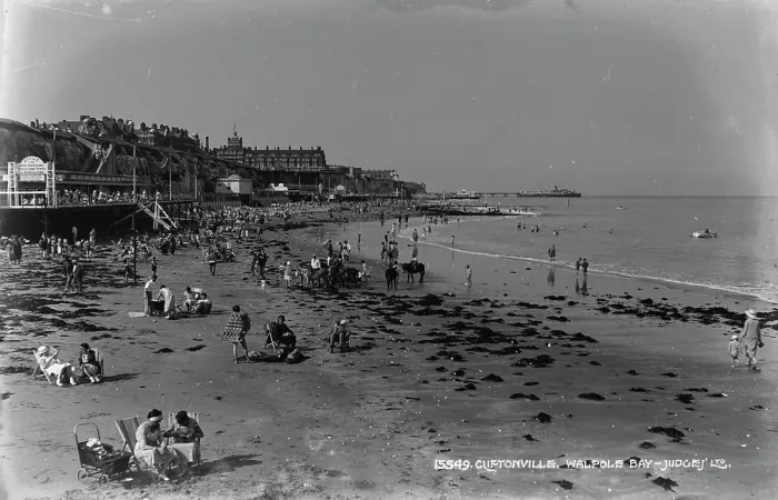 Framed Print : Busy Day at Cliftonville Beach Framed Print : Busy Day at Cliftonville Beach