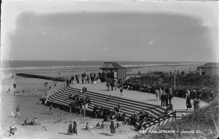 Framed Print : Busy Day at Mablethorpe Beach Framed Print : Busy Day at Mablethorpe Beach