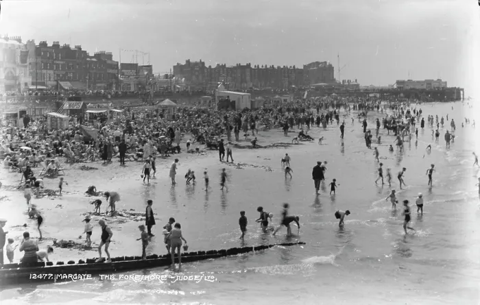 Framed Print : A Busy Day at Margate Foreshore Framed Print : A Busy Day at Margate Foreshore