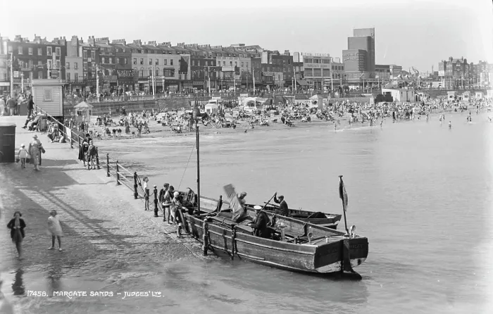 Framed Print : Busy Day at Margate Sands Framed Print : Busy Day at Margate Sands