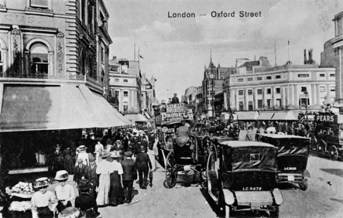 Framed Print : Busy day in Oxford Street, Central London Framed Print : Busy day in Oxford Street, Central London