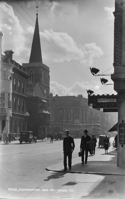 Framed Print : Busy High Street in Southampton Framed Print : Busy High Street in Southampton
