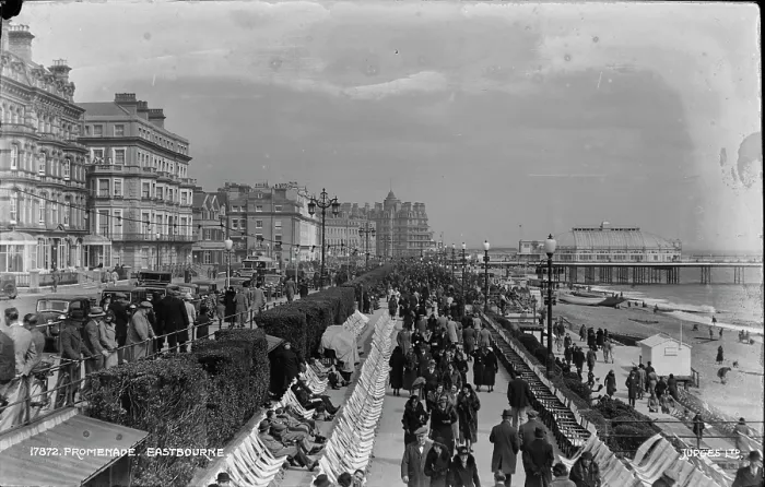 Framed Print : Busy Promenade in Eastbourne Framed Print : Busy Promenade in Eastbourne