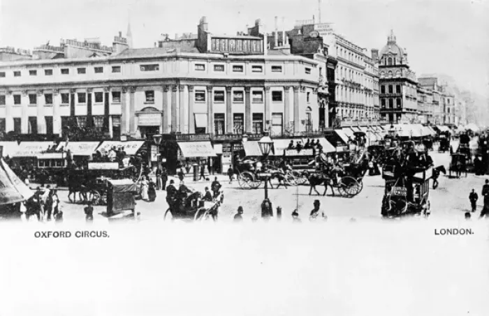 Framed Print : Busy scene at Oxford Circus, Central London Framed Print : Busy scene at Oxford Circus, Central London