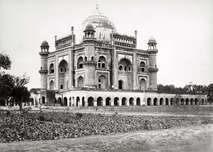Framed Print : c. 1860s India - Delhi, the mausoleum of Suftur Jung Framed Print : c. 1860s India - Delhi, the mausoleum of Suftur Jung