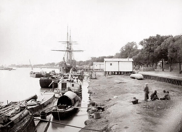 c. 1880s China - boats tied up, Bund, Hankow Wuhan