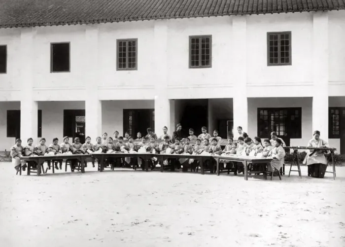 Framed Print : c. 1880s China - children in a Christian mission school Framed Print : c. 1880s China - children in a Christian mission school