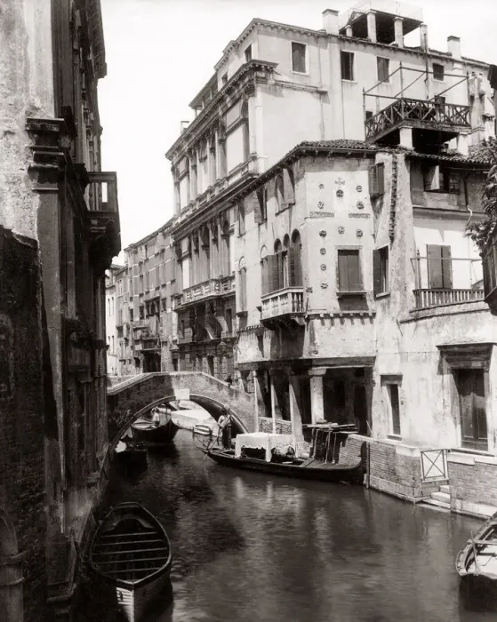Framed Print : c. 1880s Italy - Rio Vidnan Venice Venizia Framed Print : c. 1880s Italy - Rio Vidnan Venice Venizia