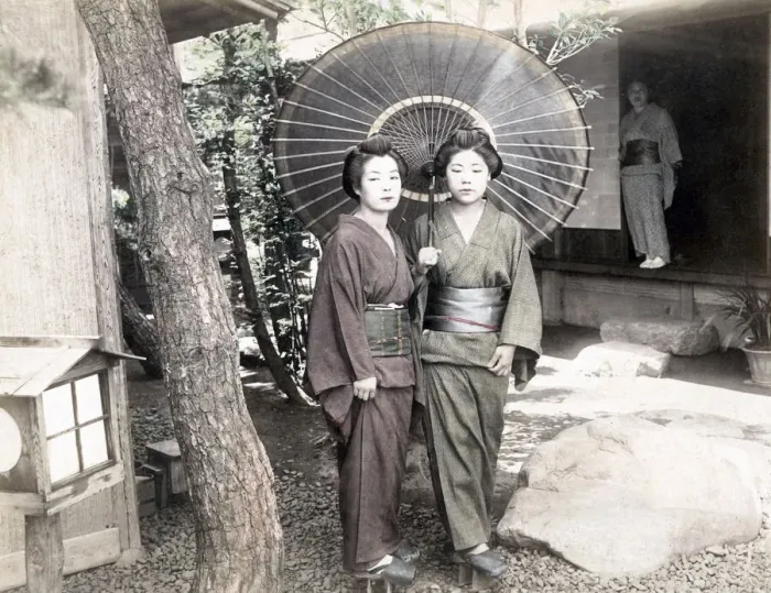 Framed Print : c. 1880s Japan - geishas outside tea house Framed Print : c. 1880s Japan - geishas outside tea house