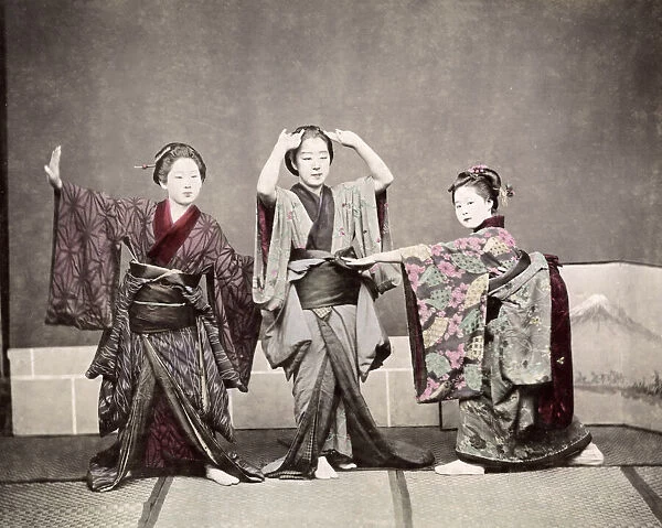 c. 1880s Japan - group of dancers