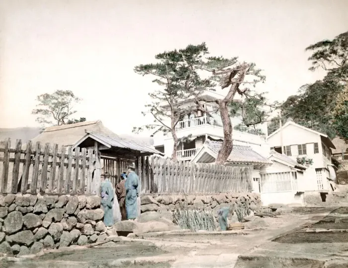 Framed Print : c. 1880s Japan - the hot springs and inn at Atami Framed Print : c. 1880s Japan - the hot springs and inn at Atami