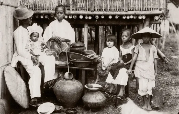 Framed Print : c. 1880s South East Asia - Philippines - family group Framed Print : c. 1880s South East Asia - Philippines - family group