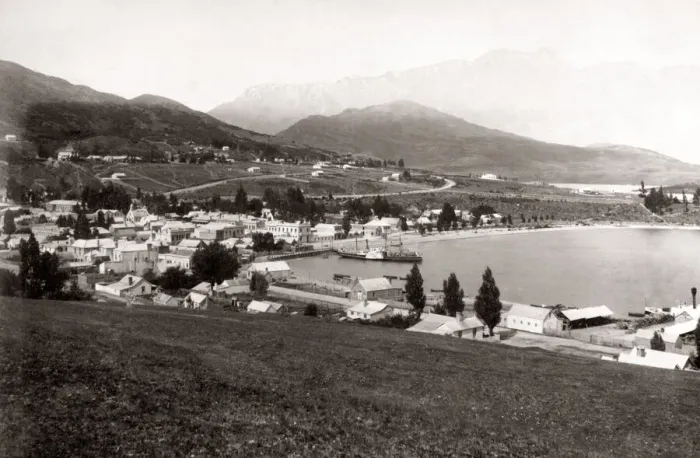 Framed Print : c. 1890 New Zealand - Queenstown Wakatipu Framed Print : c. 1890 New Zealand - Queenstown Wakatipu