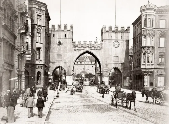 Framed Print : c. 1890s Germany - street scene in Munich Munchen Framed Print : c. 1890s Germany - street scene in Munich Munchen