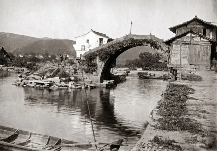 Framed Print : c. 1900 China - canal bridge probably Hankow Wuhan area Framed Print : c. 1900 China - canal bridge probably Hankow Wuhan area