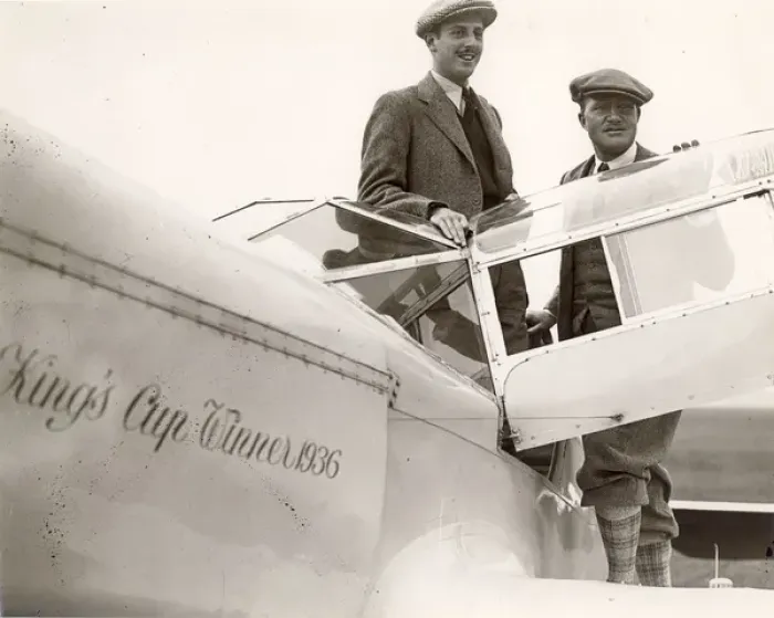 Framed Print : C W A Scott, right, and his co-pilot Giles Guthrie Framed Print : C W A Scott, right, and his co-pilot Giles Guthrie