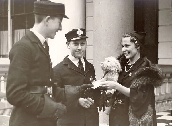 C W A Scotts second wife, Greta, receiving telegrams