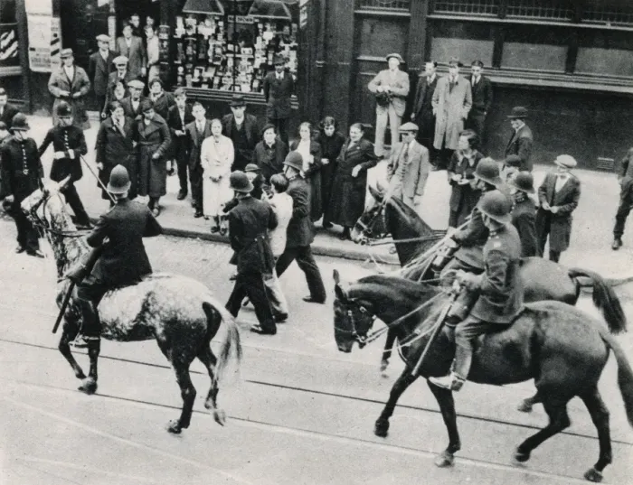 Framed Print : Cable Street demonstration 1936 Framed Print : Cable Street demonstration 1936