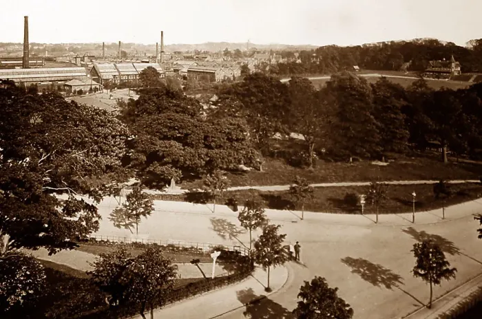 Framed Print : Cadbury's Factory, Bournville in the 1920s Framed Print : Cadbury's Factory, Bournville in the 1920s