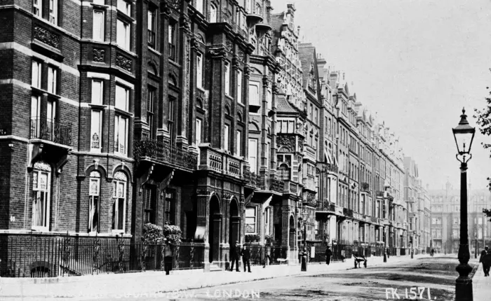 Framed Print : Cadogan Square, Knightsbridge, London Framed Print : Cadogan Square, Knightsbridge, London