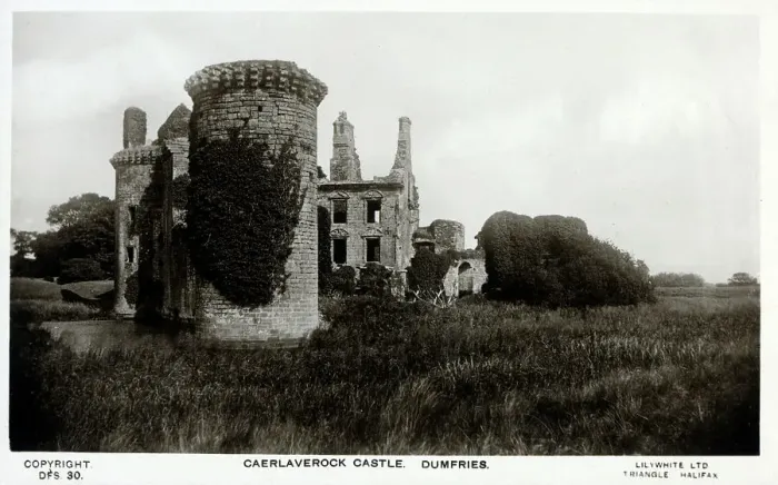 Framed Print : Caerlaverock Castle, Dumfries, Scotland Framed Print : Caerlaverock Castle, Dumfries, Scotland
