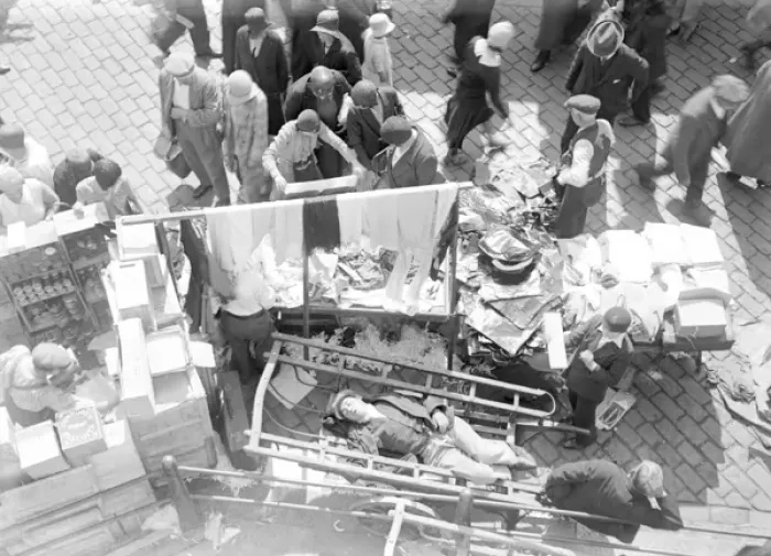 Framed Print : Caledonian Market 1930S Framed Print : Caledonian Market 1930S
