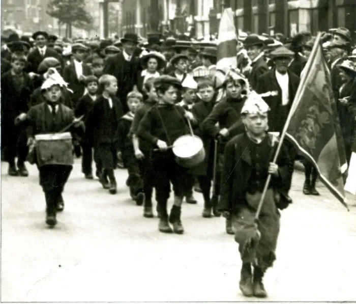 Framed Print : Calling out the reserves, boys parade in Whitehall, WW1 Framed Print : Calling out the reserves, boys parade in Whitehall, WW1