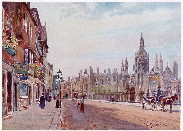 Cambridge: King's Parade, with the gateway of King's College on the right. Date: 1907