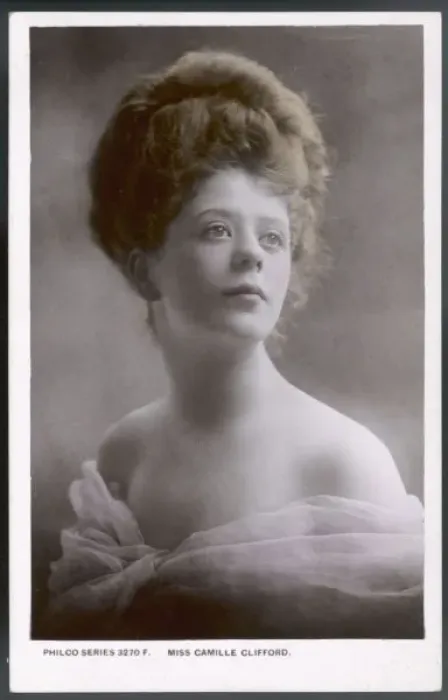 Framed Print : Camille Clifford / 1905 Framed Print : Camille Clifford / 1905