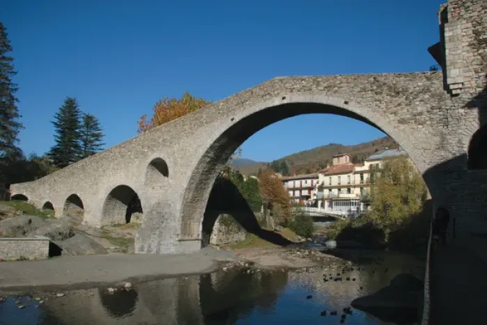 Framed Print : Camprodon. View of the New Bridge (Pont Nou) on the river T Framed Print : Camprodon. View of the New Bridge (Pont Nou) on the river T