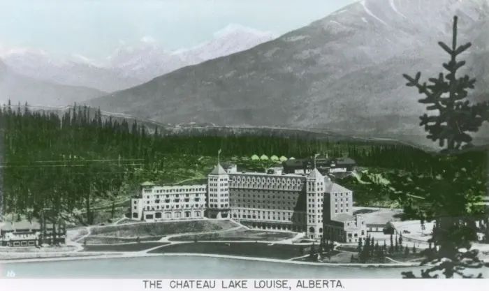 Framed Print : Canada - Chateau Lake Louise, Alberta Framed Print : Canada - Chateau Lake Louise, Alberta
