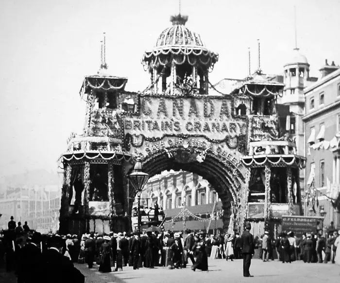 Framed Print : Canada Coronation Arch, Whitehall, London Framed Print : Canada Coronation Arch, Whitehall, London