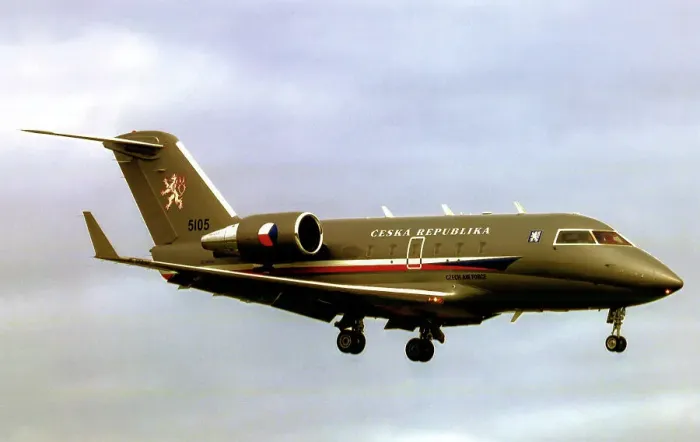 Framed Print : Canadair Challenger 601-3R 5105 Framed Print : Canadair Challenger 601-3R 5105