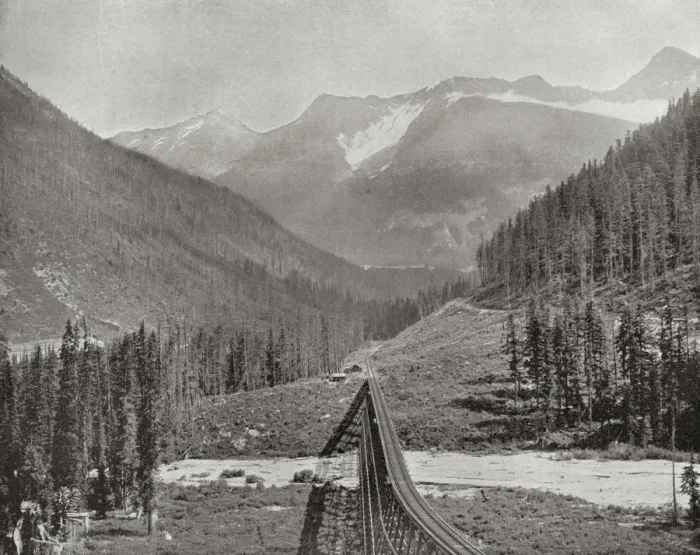 Framed Print : Canadian Pacific Railway, Loop Valley, Selkirk Mountains, Ca Framed Print : Canadian Pacific Railway, Loop Valley, Selkirk Mountains, Ca