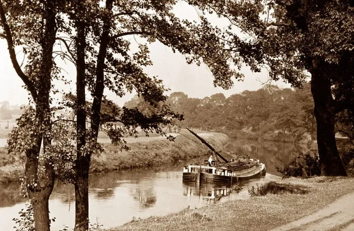 Framed Print : Canal barge, Hexthorpe Flatts Doncaster early 1900's Framed Print : Canal barge, Hexthorpe Flatts Doncaster early 1900's