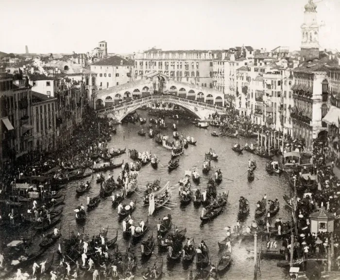Framed Print : Canal crowded gondolas, festival, Rialto Bridge, Venice, Ita Framed Print : Canal crowded gondolas, festival, Rialto Bridge, Venice, Ita