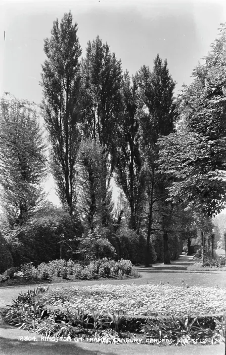Framed Print : Canbury Gardens in Kingston upon Thames Framed Print : Canbury Gardens in Kingston upon Thames