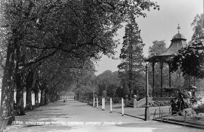 Framed Print : Canbury Gardens in Kingston upon Thames Framed Print : Canbury Gardens in Kingston upon Thames