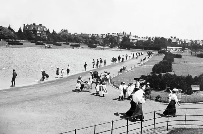 Framed Print : The Canoe Lake, Southsea, early 1900s Framed Print : The Canoe Lake, Southsea, early 1900s