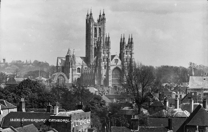 Framed Print : Canterbury Cathedral