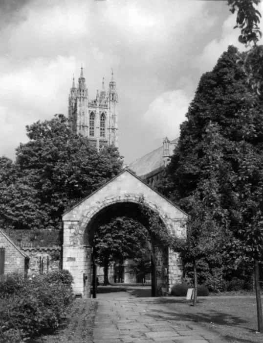 Framed Print : Canterbury Cathedral Framed Print : Canterbury Cathedral