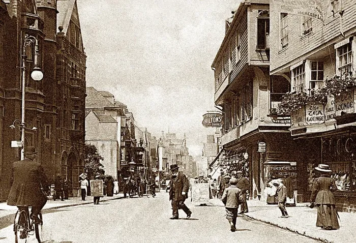 Framed Print : Canterbury High Street early 1900s Framed Print : Canterbury High Street early 1900s